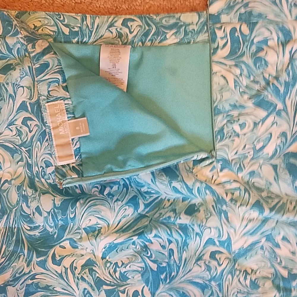 Blue patterned skirt - Picture 3 of 3